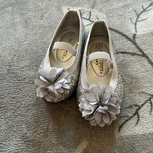 2 Pairs Toddler Sz 7 Ballet Flats Silver Sparkly Flower Nude Mary Jane Bow